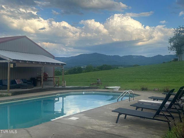 1070 Nolichuckey Road, Greeneville, TN 37743