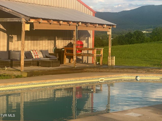 1070 Nolichuckey Road, Greeneville, TN 37743