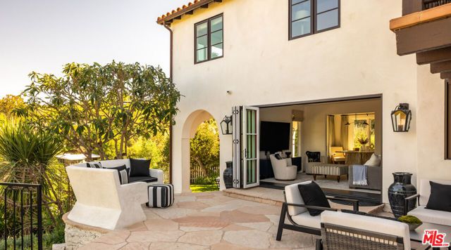 3922 Glenridge Drive, Sherman Oaks, CA 91423