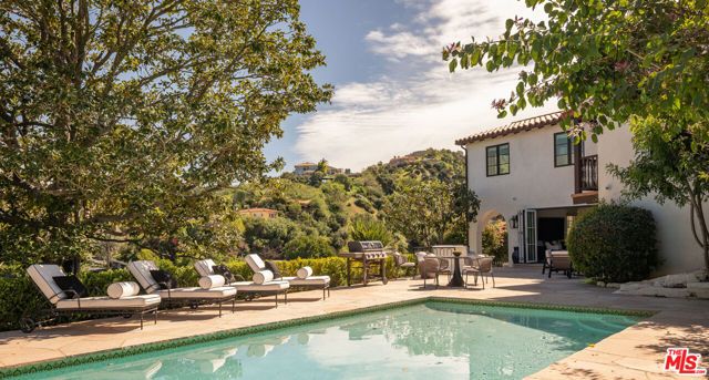 3922 Glenridge Drive, Sherman Oaks, CA 91423