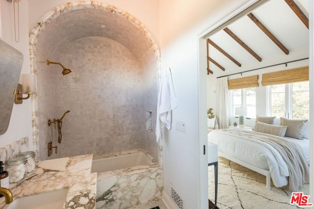 3922 Glenridge Drive, Sherman Oaks, CA 91423