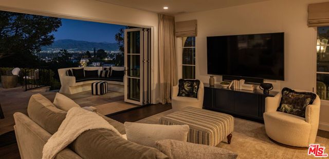 3922 Glenridge Drive, Sherman Oaks, CA 91423