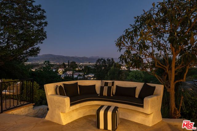 3922 Glenridge Drive, Sherman Oaks, CA 91423