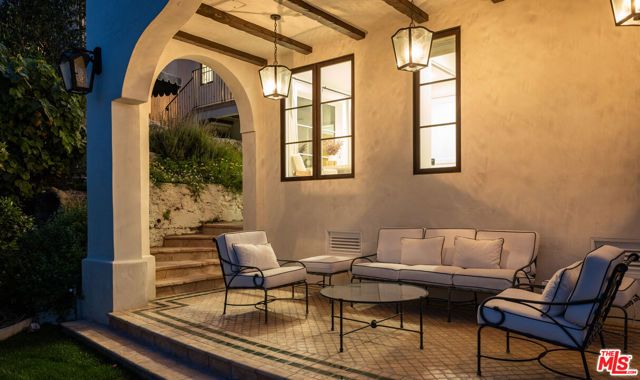 3922 Glenridge Drive, Sherman Oaks, CA 91423