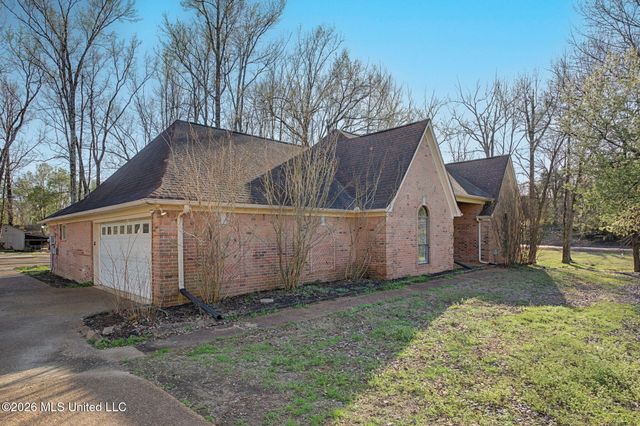 9035 Cedar Creek Drive, Olive Branch, MS 38654