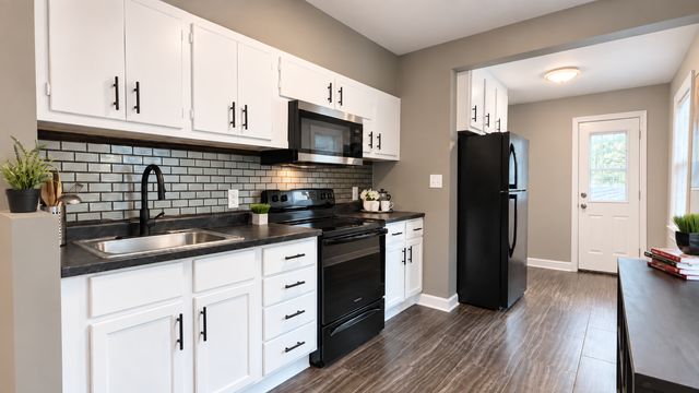 1699 Eustis Street, Lauderdale, MN 55113