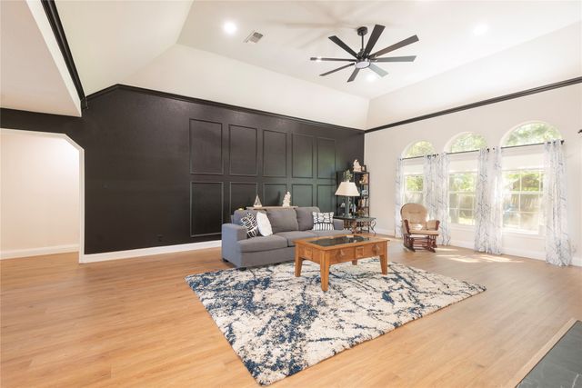 2020 Arbor Bend Street, Bonham, TX 75418