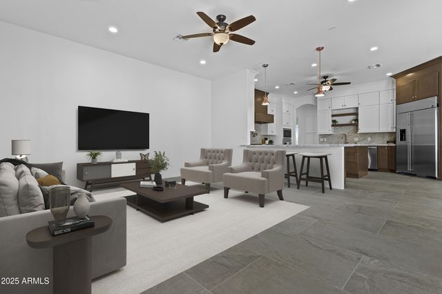 2617 W DESERT HILLS Drive, Phoenix, AZ 85086