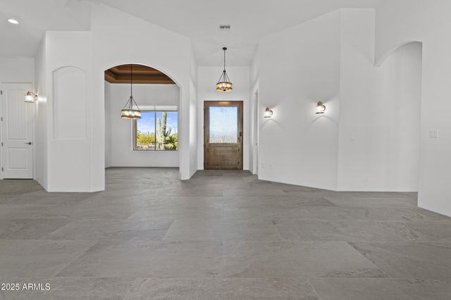 2617 W DESERT HILLS Drive, Phoenix, AZ 85086