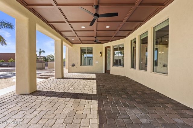 2617 W DESERT HILLS Drive, Phoenix, AZ 85086