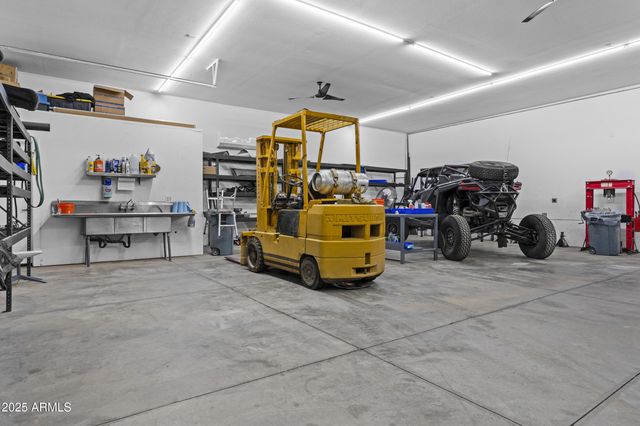 2617 W DESERT HILLS Drive, Phoenix, AZ 85086