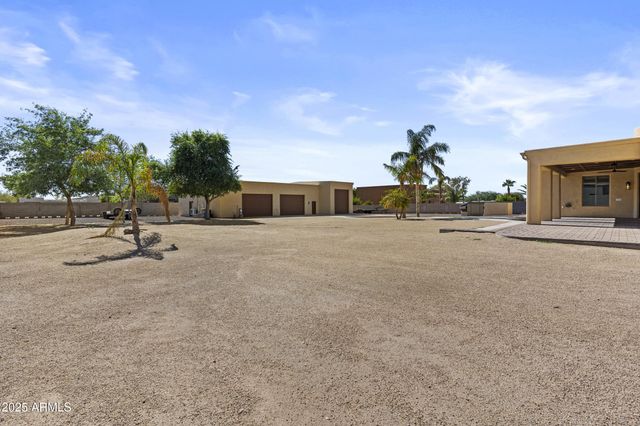 2617 W DESERT HILLS Drive, Phoenix, AZ 85086