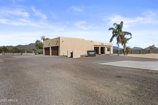 2617 W DESERT HILLS Drive, Phoenix, AZ 85086