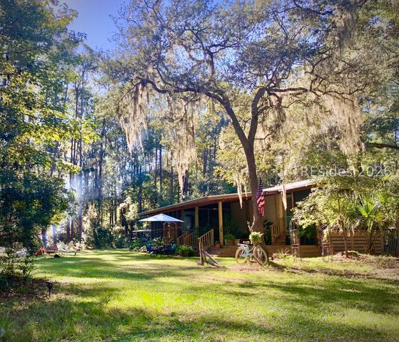 59 Hinson White Dr, Daufuskie Island, SC 29915