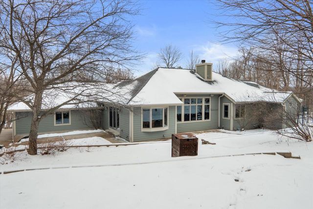 N93W25145 Bittersweet DRIVE, Sussex, WI 53089