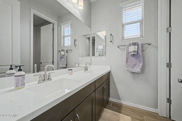 2583 S ENTWISTLE Street, Gilbert, AZ 85295