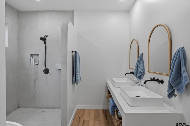 15683 County Rd 472, Tyler, TX 75706