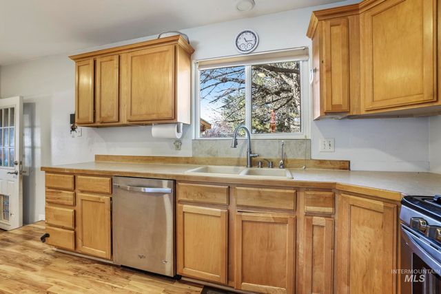 833 Madrona St N, Twin Falls, ID 83301