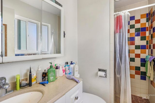 833 Madrona St N, Twin Falls, ID 83301