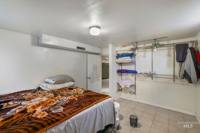 833 Madrona St N, Twin Falls, ID 83301