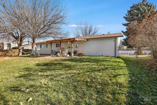 833 Madrona St N, Twin Falls, ID 83301