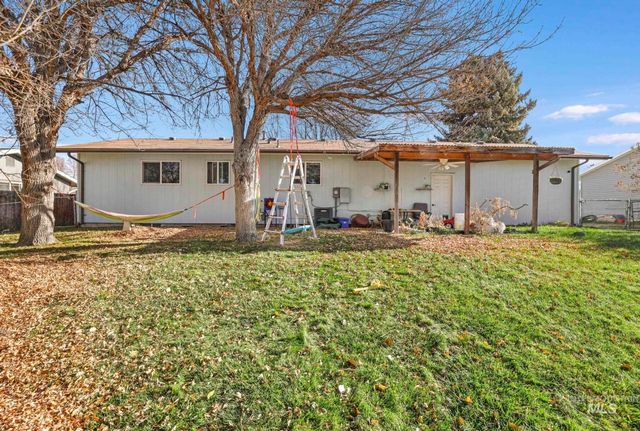 833 Madrona St N, Twin Falls, ID 83301