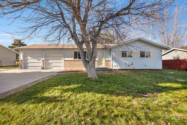 833 Madrona St N, Twin Falls, ID 83301