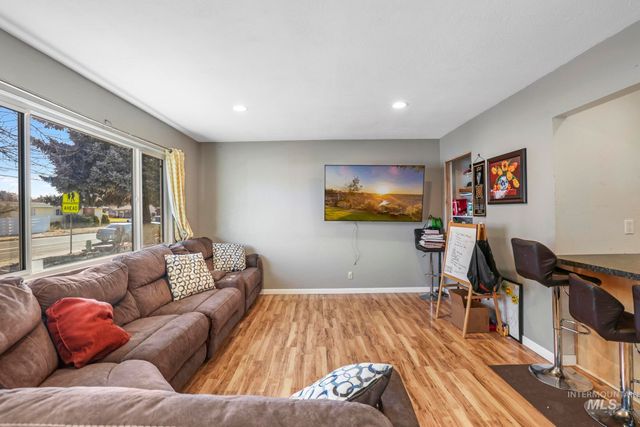 833 Madrona St N, Twin Falls, ID 83301