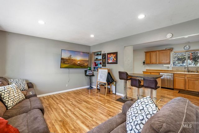 833 Madrona St N, Twin Falls, ID 83301