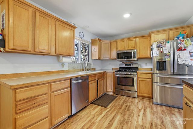 833 Madrona St N, Twin Falls, ID 83301