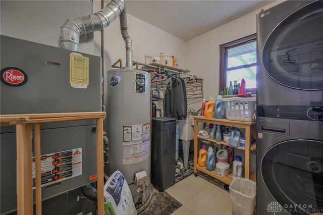 2693 Ehrhart Drive, Springfield, OH 45502