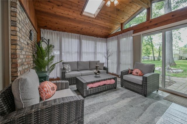 2693 Ehrhart Drive, Springfield, OH 45502