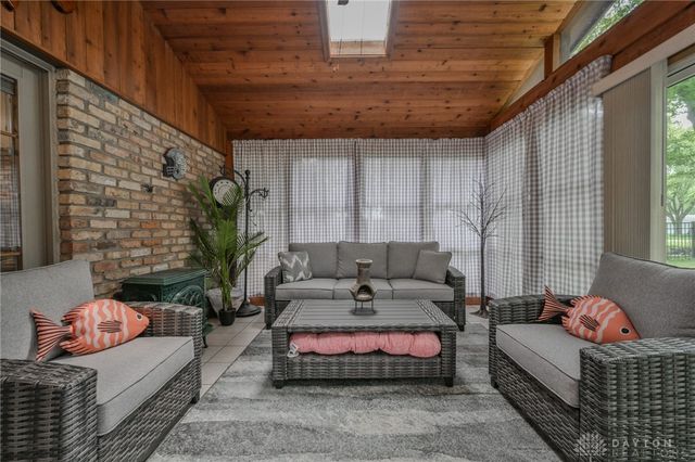 2693 Ehrhart Drive, Springfield, OH 45502