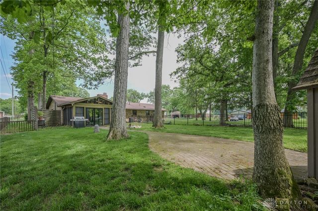 2693 Ehrhart Drive, Springfield, OH 45502