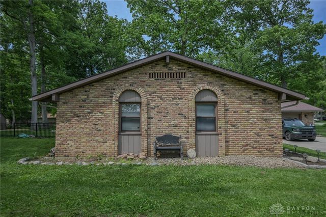 2693 Ehrhart Drive, Springfield, OH 45502