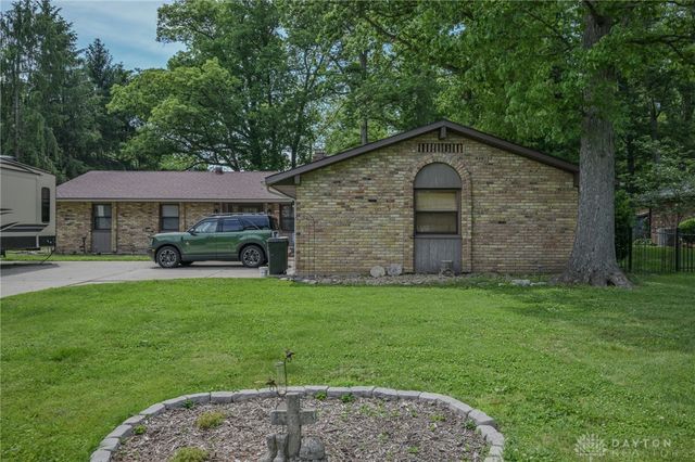 2693 Ehrhart Drive, Springfield, OH 45502