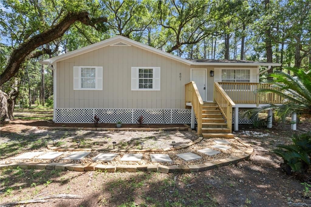 601 Bienville Boulevard, Dauphin Island, AL 36528 — exterior