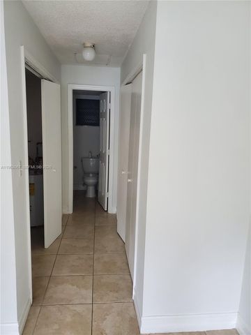 1300 Moffett St 109, Hallandale Beach, FL 33009