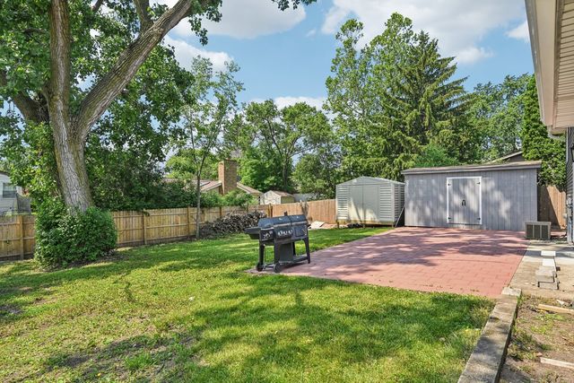 223 Lee Lane, Bolingbrook, IL 60440