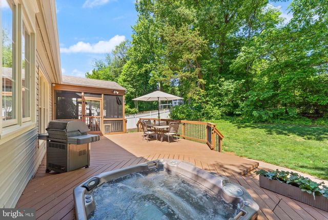 389 CLAGETT ST SW, Leesburg, VA 20175