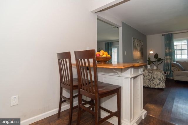 70 HUCKLEBERRY LN, Levittown, PA 19055