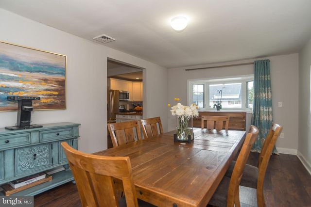 70 HUCKLEBERRY LN, Levittown, PA 19055