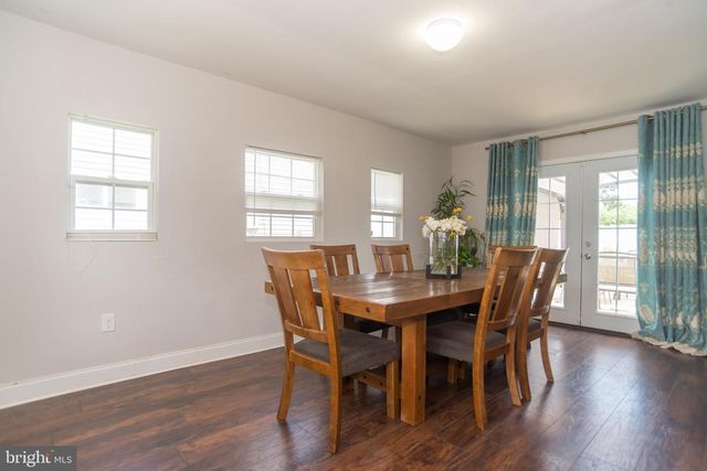 70 HUCKLEBERRY LN, Levittown, PA 19055