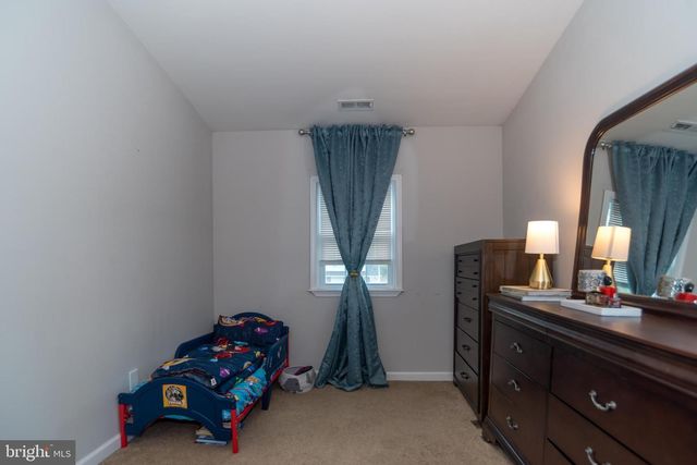 70 HUCKLEBERRY LN, Levittown, PA 19055