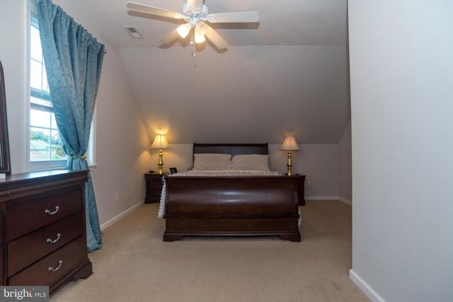 70 HUCKLEBERRY LN, Levittown, PA 19055