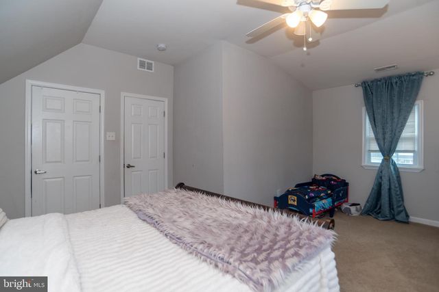 70 HUCKLEBERRY LN, Levittown, PA 19055