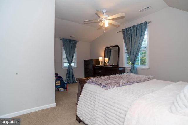 70 HUCKLEBERRY LN, Levittown, PA 19055