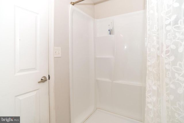 70 HUCKLEBERRY LN, Levittown, PA 19055