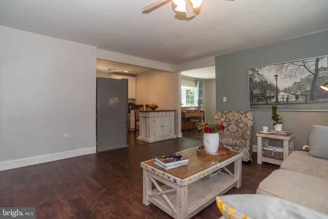 70 HUCKLEBERRY LN, Levittown, PA 19055