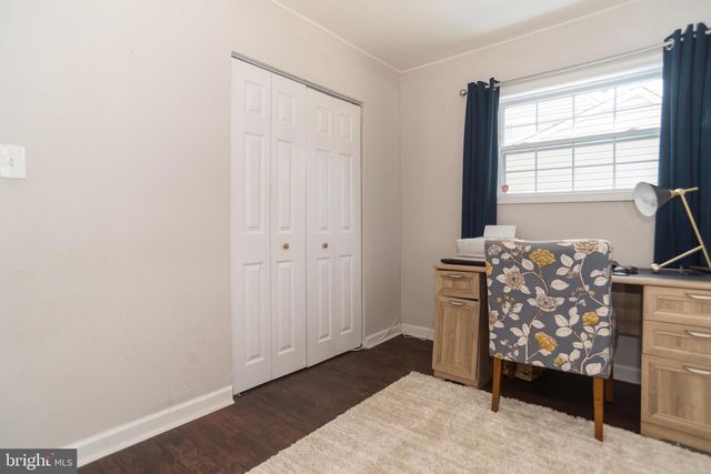 70 HUCKLEBERRY LN, Levittown, PA 19055